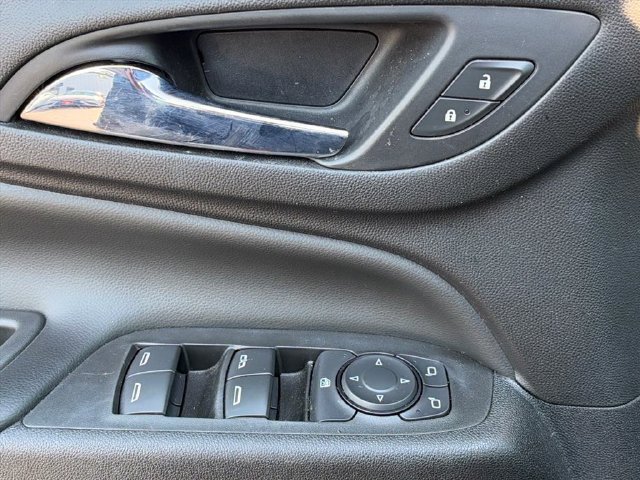 Used 2021 Chevrolet Equinox LT w/ LPO, Floor Liner Package FWD image 19