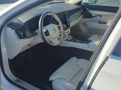 Used 2024 Volvo S90 T8 Ultimate w/ Lounge Package image 11