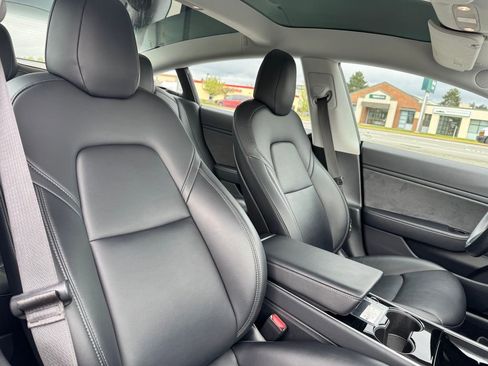 Used 2018 Tesla Model 3 Long Range RWD image 10