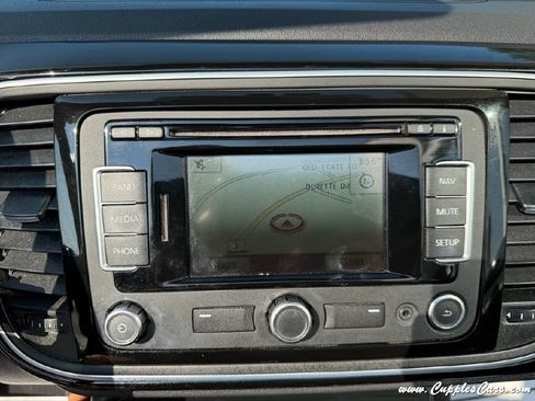 Used 2013 Volkswagen Beetle 2.5 image 31