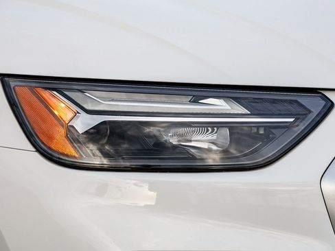 Used 2023 Audi Q5 e Premium Plus image 7