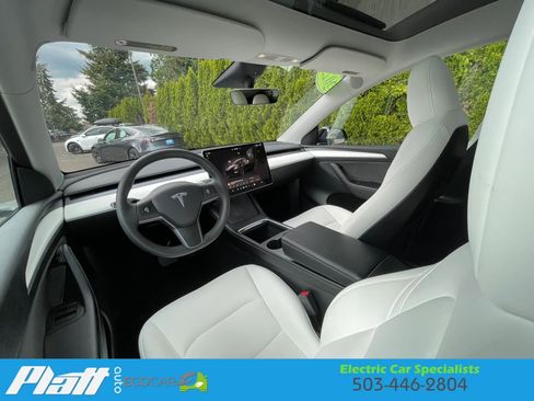 Used 2023 Tesla Model Y Long Range image 36