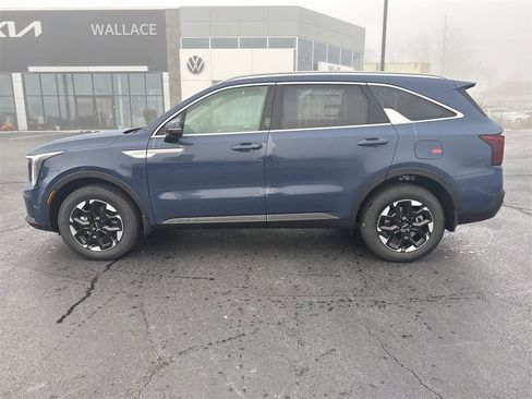 New 2026 Kia Sorento S image 3