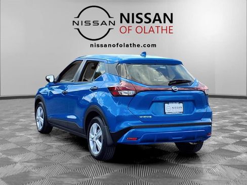 Used 2025 Nissan Kicks Play S FWD image 3