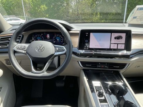 New 2026 Volkswagen Atlas SE FWD image 13