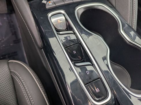 Used 2021 Buick Envision Essence w/ Technology Package I image 23