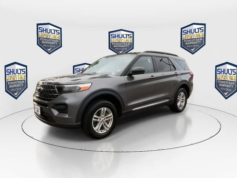 Used 2023 Ford Explorer XLT image 4