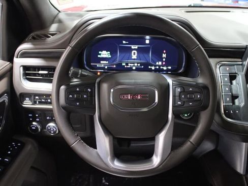 Used 2023 GMC Yukon SLT image 36