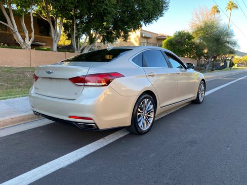 Used 2015 Hyundai Genesis 3.8 image 3