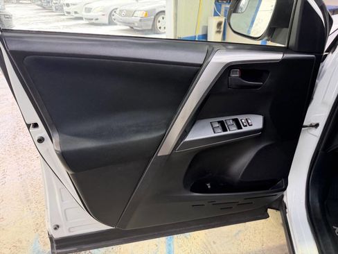 Used 2016 Toyota RAV4 LE image 16