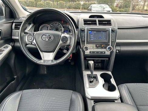 Used 2014 Toyota Camry L image 13