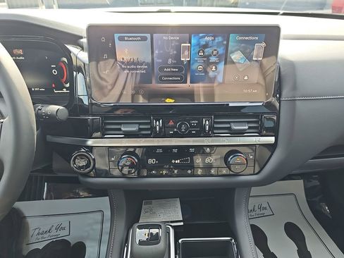New 2026 Nissan Pathfinder Platinum FWD image 25
