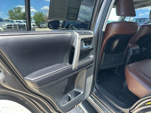 Used 2016 Toyota 4Runner Limited AWD/4WD image 29