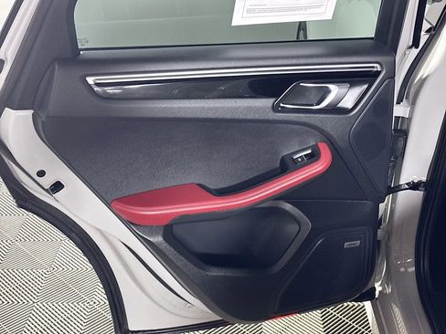 Used 2023 Porsche Macan S image 20