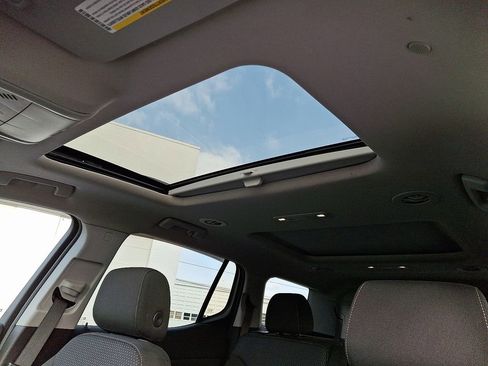 Used 2022 GMC Acadia SLE w/ Driver Convenience Package image 13