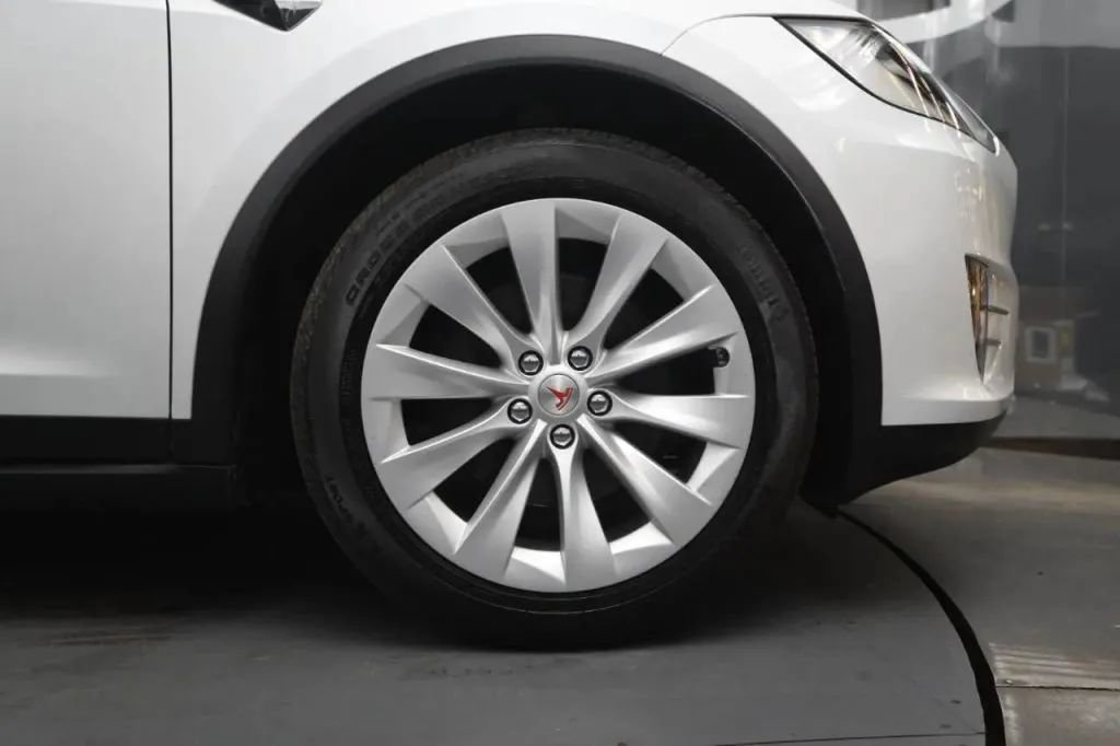 Used 2020 Tesla Model X Long Range AWD/4WD image 20
