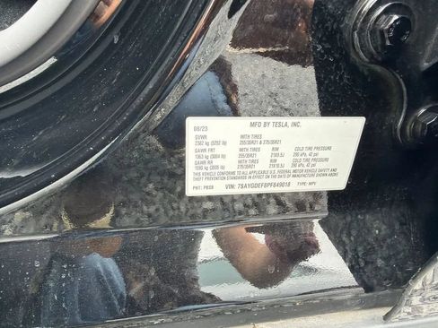 Used 2023 Tesla Model Y Performance AWD/4WD image 2
