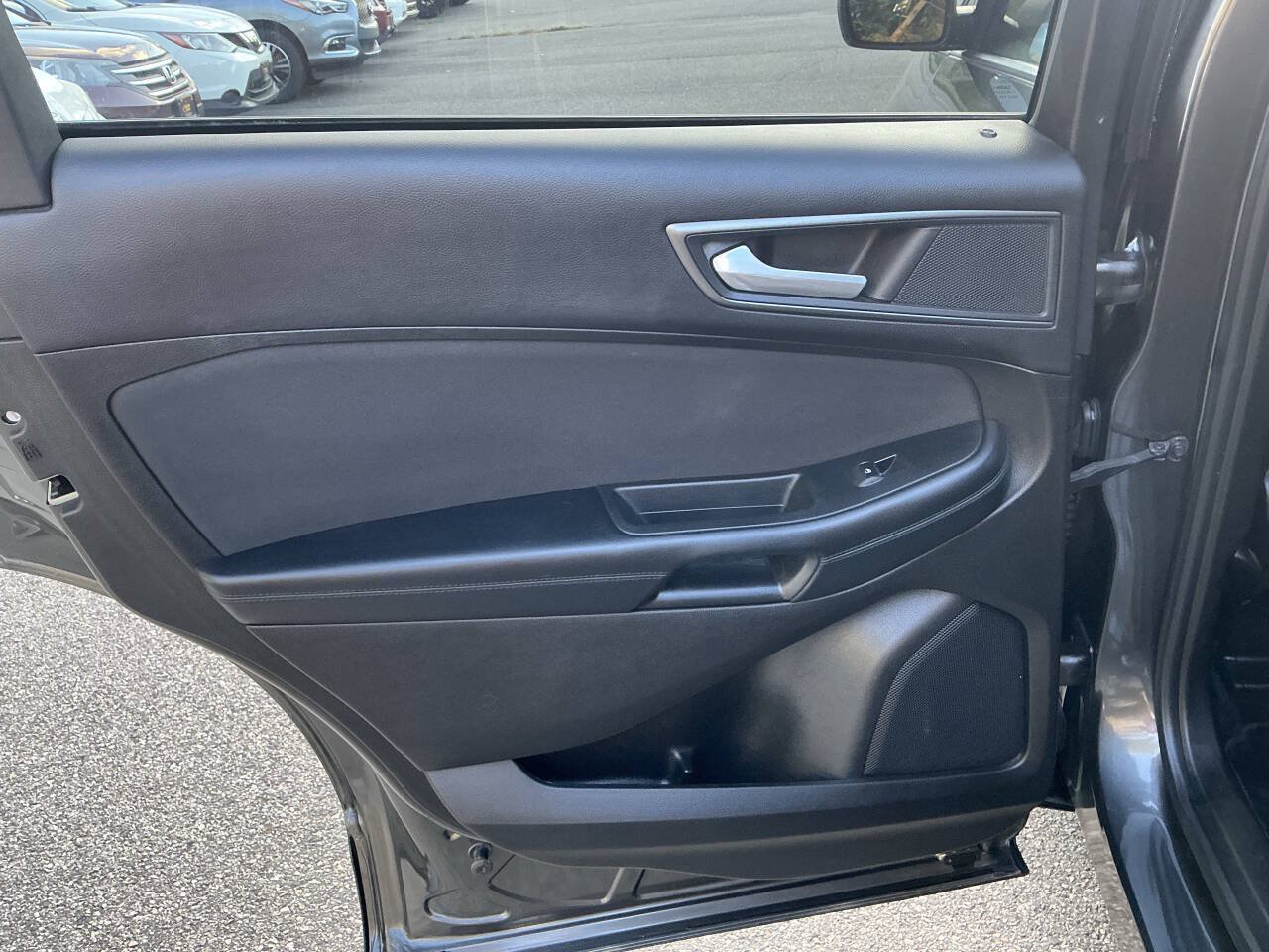 Used 2017 Ford Edge SE w/ Cargo Accessory Package AWD/4WD image 29