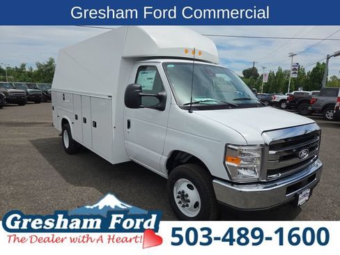 New 2027 Ford E-450 and Econoline 450 Super Duty w/ Power Equipment Group RWD image 4