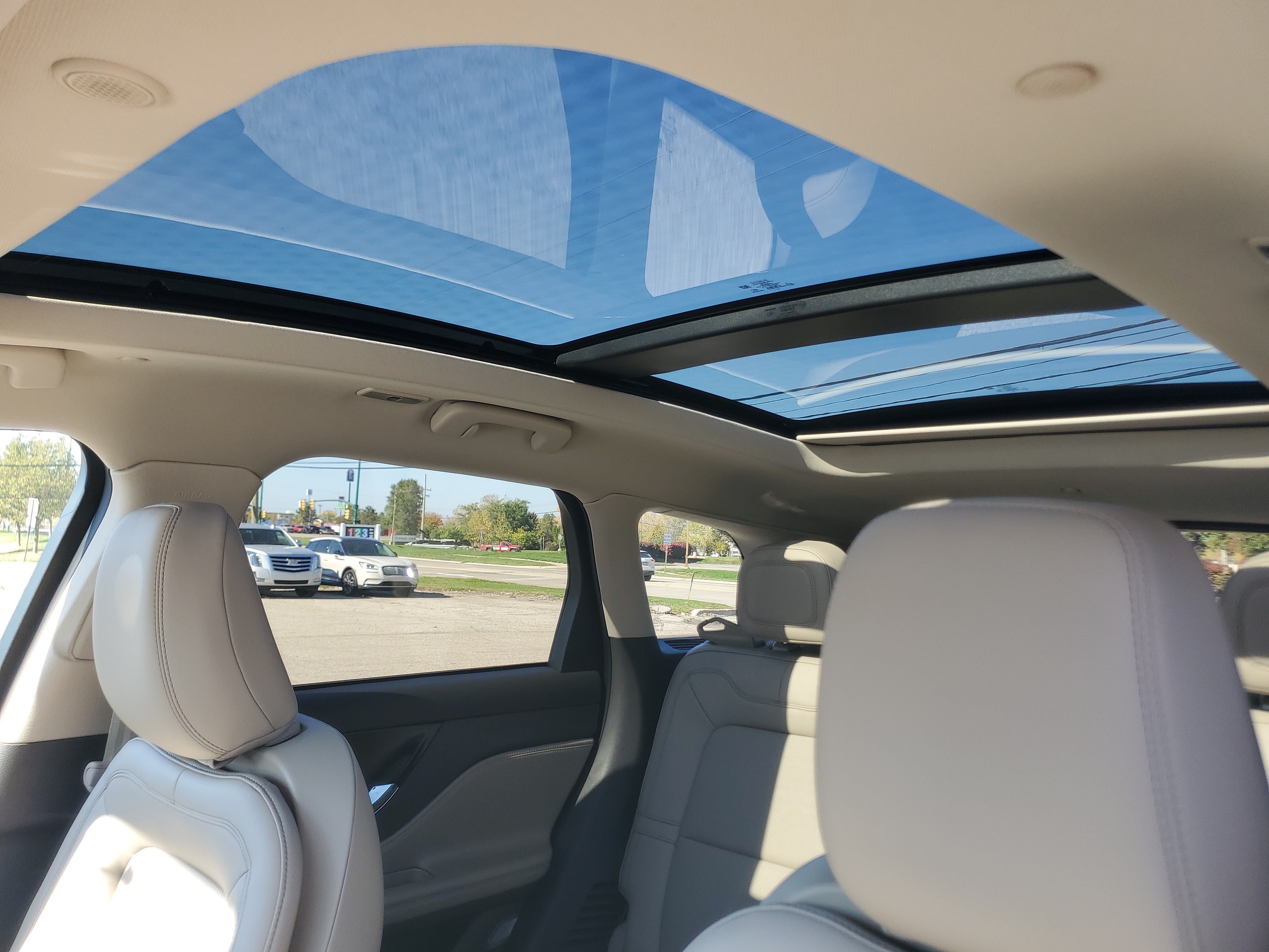 Used 2024 Lincoln Corsair AWD w/ Equipment Group 101A image 11