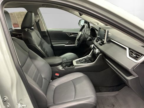 Certified 2021 Toyota RAV4 XLE Premium image 15
