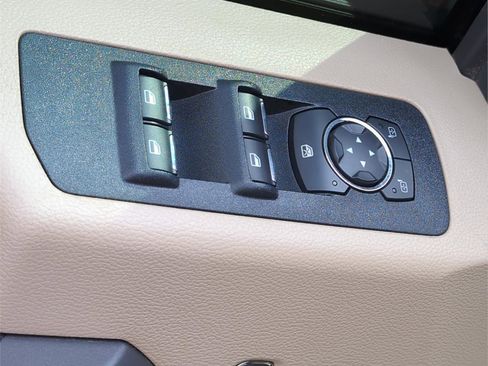 Used 2019 Ford F150 XLT w/ Equipment Group 302A Luxury image 21