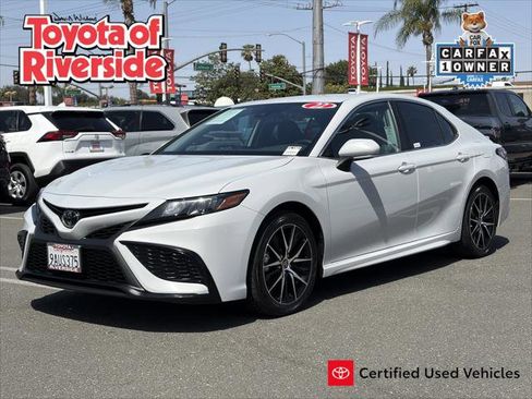 Certified 2022 Toyota Camry SE w/ Convenience Package image 1
