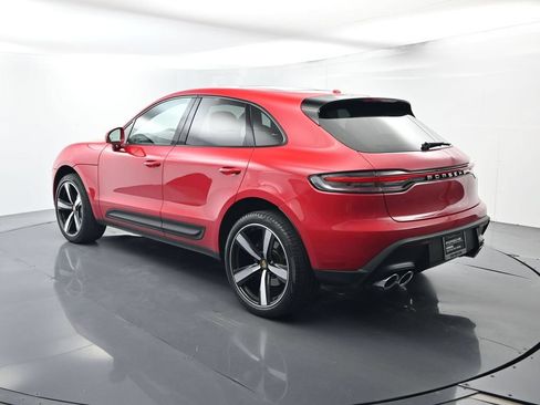 Certified 2025 Porsche Macan AWD/4WD image 3