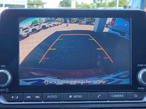 Used 2024 Nissan Altima 2.5 SV image 12