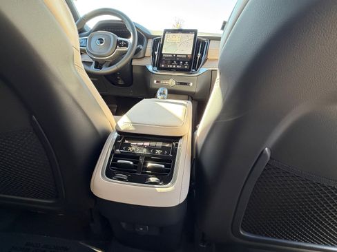 New 2026 Volvo XC90 B6 Ultra w/ Lounge Package AWD/4WD image 12