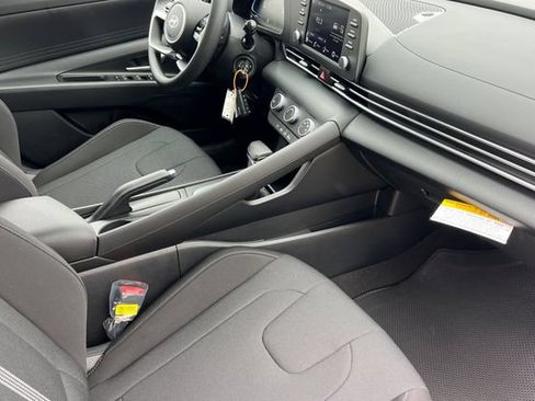 New 2026 Hyundai Elantra SE FWD image 14