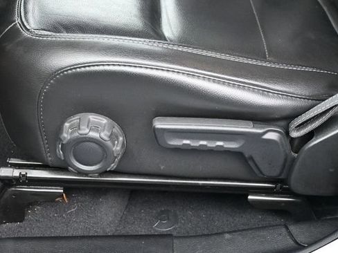 Used 2023 Jeep Wrangler Unlimited Sahara w/ Cold Weather Group AWD/4WD image 18