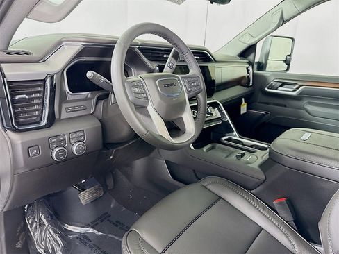 New 2026 GMC Sierra 3500 Denali image 4