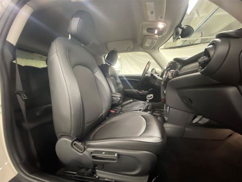Used 2017 MINI Cooper 2-Door Hardtop FWD image 27