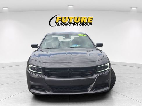 Used 2023 Dodge Charger SXT RWD image 2