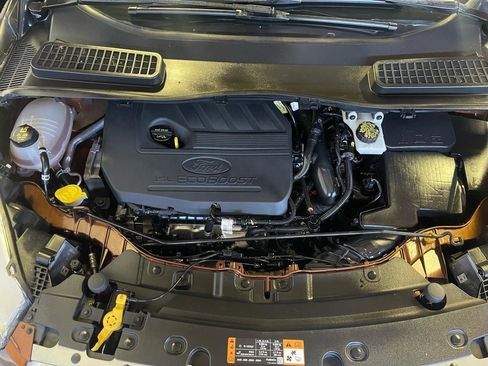 Used 2017 Ford Escape SE w/ Equipment Group 201A AWD/4WD image 29