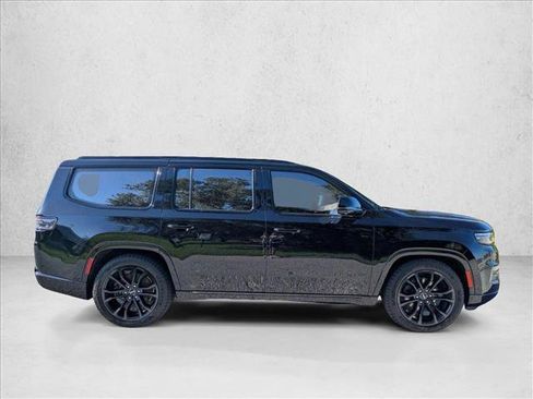 Used 2022 Jeep Grand Wagoneer Series II AWD/4WD image 4