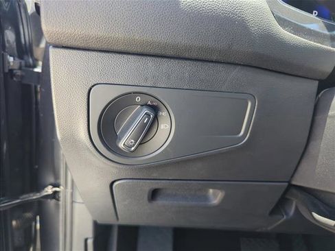 Used 2023 Volkswagen Tiguan SE FWD image 29