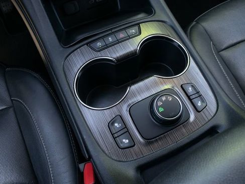 Used 2020 GMC Acadia SLT image 19