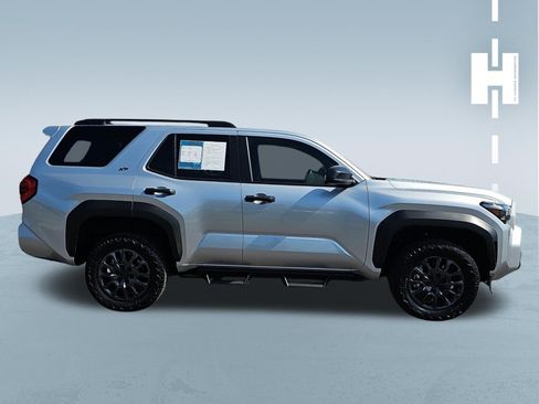 Used 2025 Toyota 4Runner SR5 AWD/4WD image 3