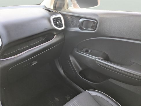 Used 2023 Hyundai Venue Limited w/ Cargo Package FWD image 18