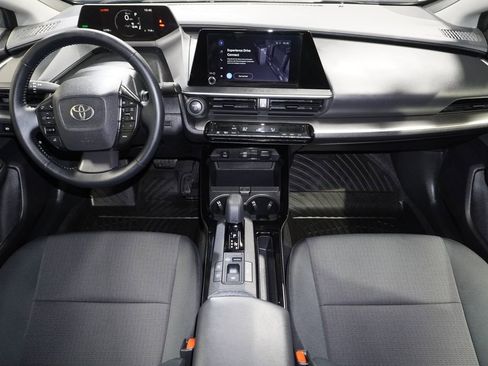 Used 2025 Toyota Prius LE image 16