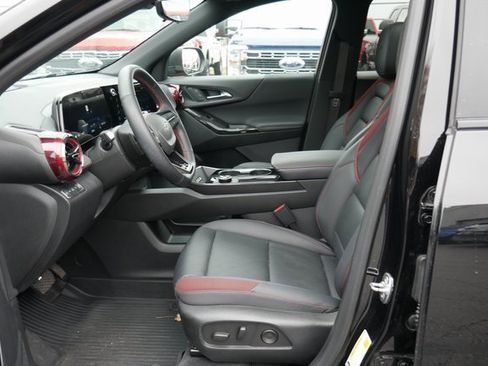 Used 2025 Chevrolet Equinox RS w/ Safety and Technology Package image 2