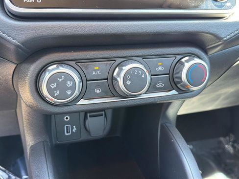 Used 2025 Nissan Versa S w/ S Plus Package FWD image 25