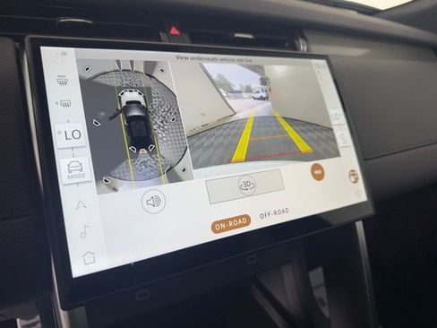 New 2025 Land Rover Discovery Sport Dynamic SE image 37