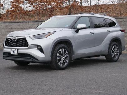 Used 2024 Toyota Highlander XLE