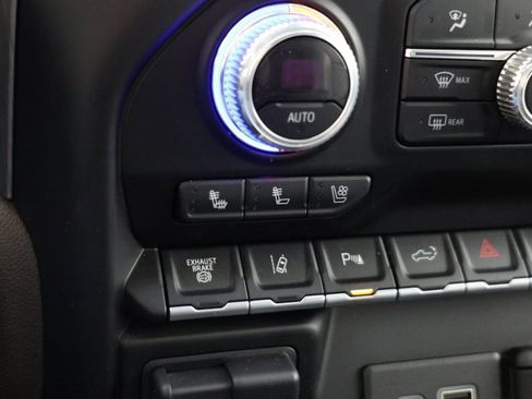 Used 2022 GMC Sierra 3500 Denali image 8