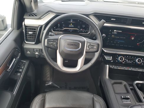 Used 2024 GMC Sierra 2500 Denali w/ Denali Reserve Package image 18