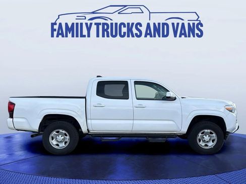 Used 2020 Toyota Tacoma SR image 6