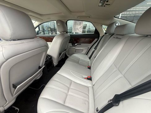 Used 2013 Jaguar XJ image 7
